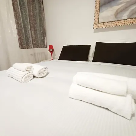 Briani Courtyard Appartement